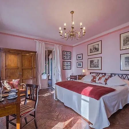 Villa San Siro Sleeps 20 Pool Air Con Wifi San Siro (Lombardy)