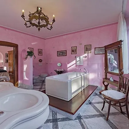 San Siro Sleeps 20 Pool Air Con Wifi *